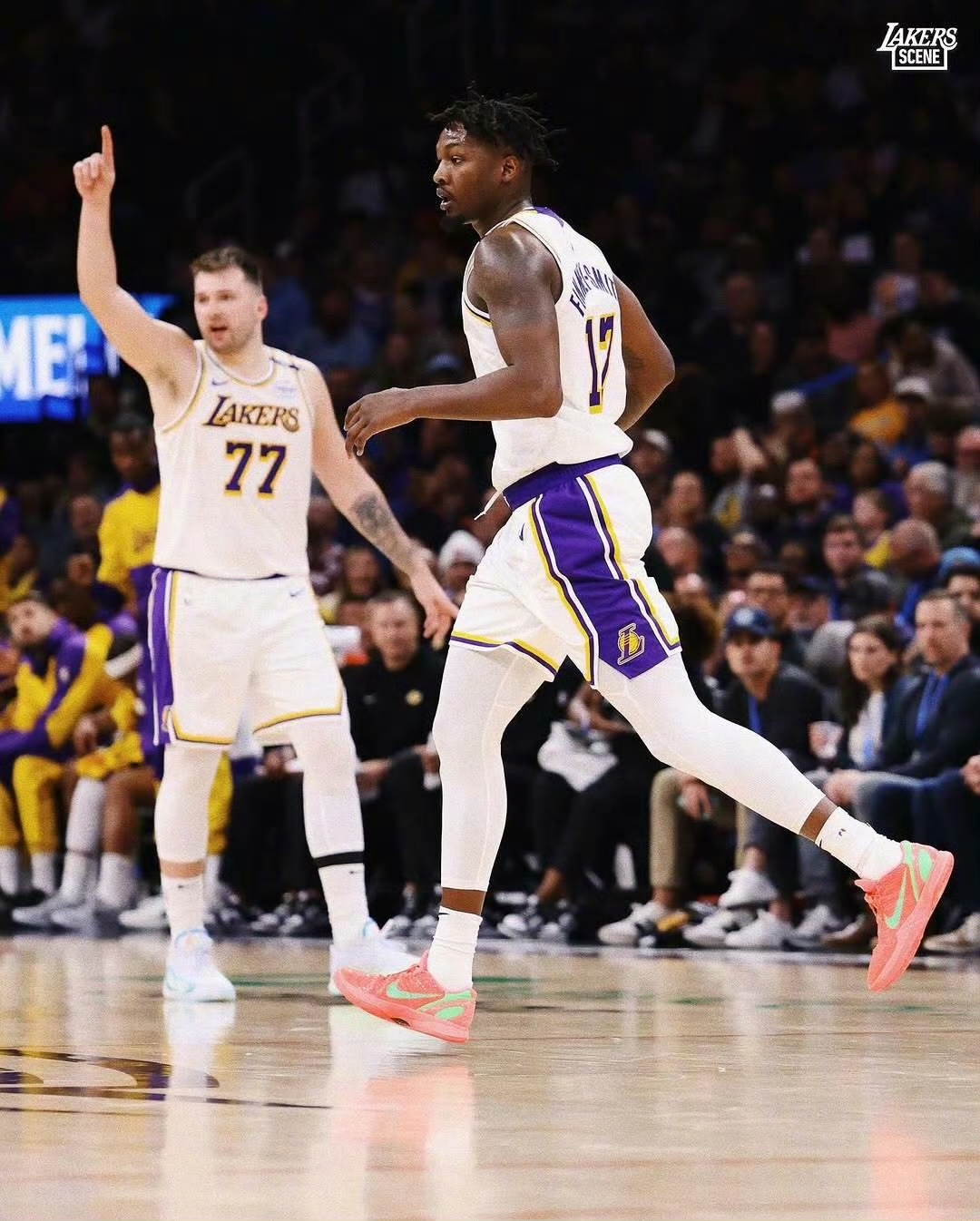 ewc在线入口 -洛杉矶湖人发布备战花絮，赛后复出首秀，中超任务艰巨，轮换策略成焦点的简单介绍